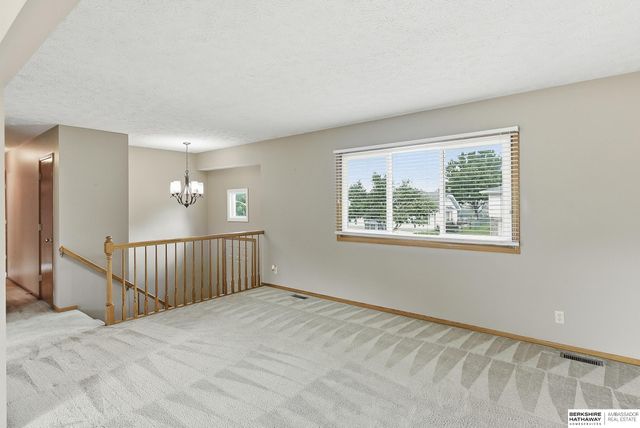 7716 S 71st Avenue, La Vista, NE 68128