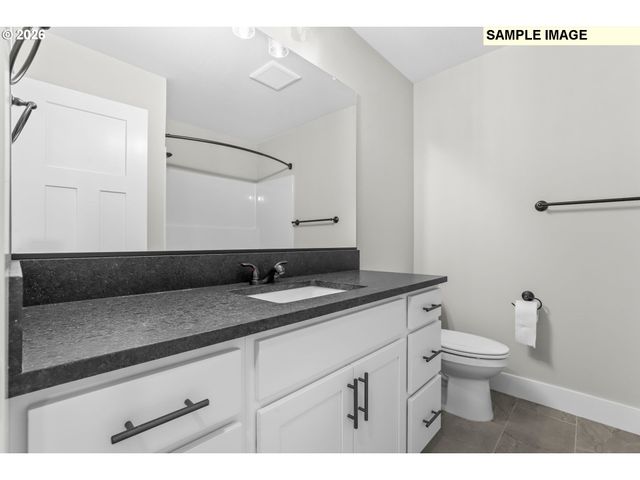 2043 E OTTER Loop, La Center, WA 98629