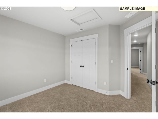 2043 E OTTER Loop, La Center, WA 98629