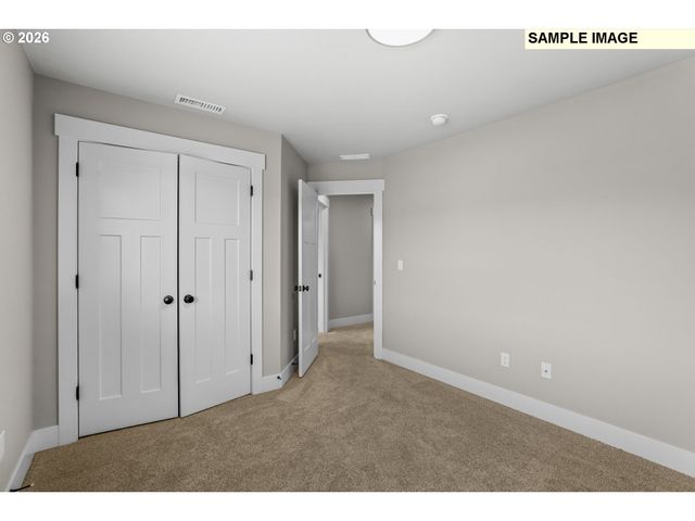 2043 E OTTER Loop, La Center, WA 98629