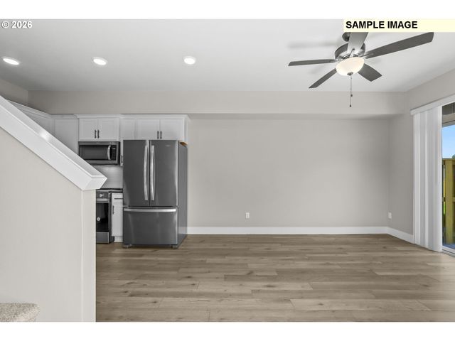 2043 E OTTER Loop, La Center, WA 98629
