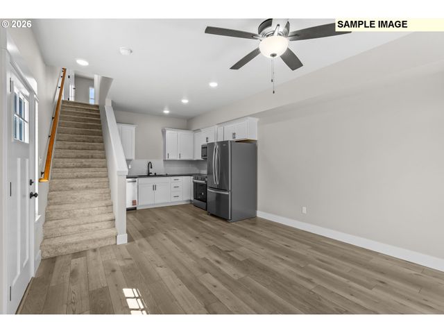 2043 E OTTER Loop, La Center, WA 98629