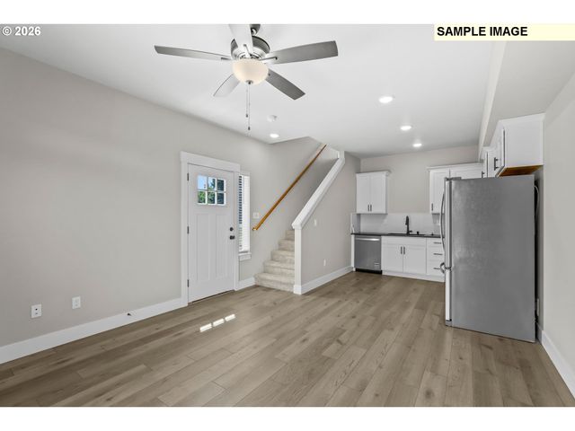 2043 E OTTER Loop, La Center, WA 98629