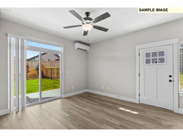 2043 E OTTER Loop, La Center, WA 98629