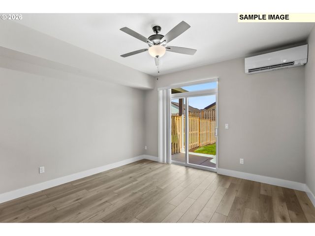 2043 E OTTER Loop, La Center, WA 98629
