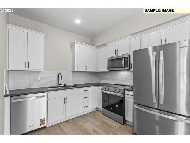 2043 E OTTER Loop, La Center, WA 98629