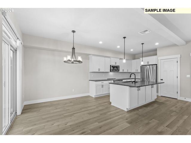 2043 E OTTER Loop, La Center, WA 98629