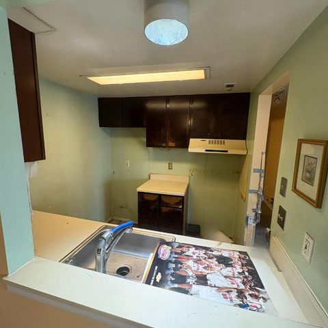 1476 W Chateau Vert, Ypsilanti, MI 48197