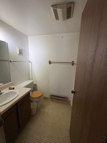 1476 W Chateau Vert, Ypsilanti, MI 48197