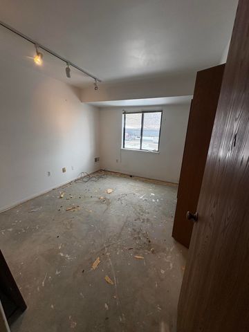 1476 W Chateau Vert, Ypsilanti, MI 48197