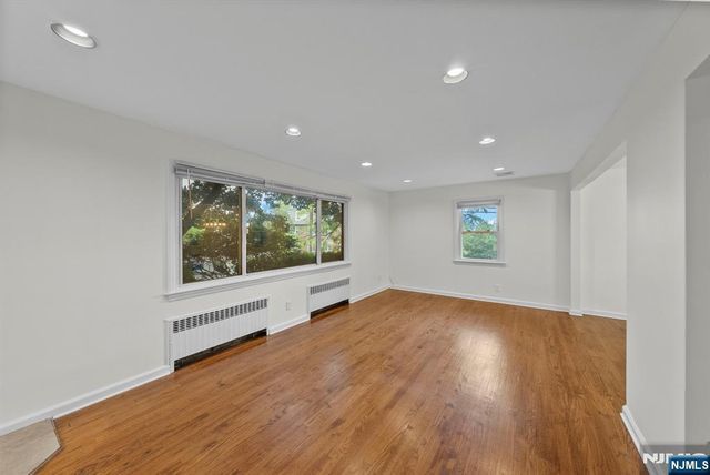 160 Magnolia Avenue, Cresskill, NJ 07626