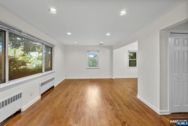 160 Magnolia Avenue, Cresskill, NJ 07626