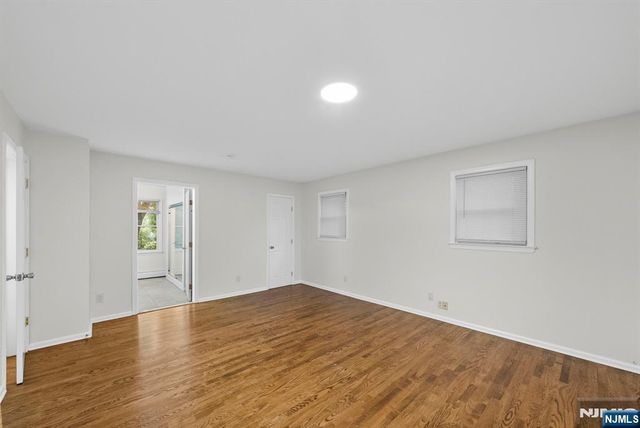 160 Magnolia Avenue, Cresskill, NJ 07626