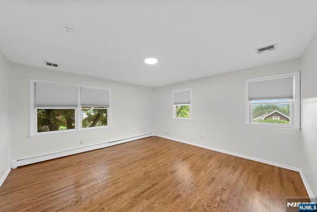 160 Magnolia Avenue, Cresskill, NJ 07626