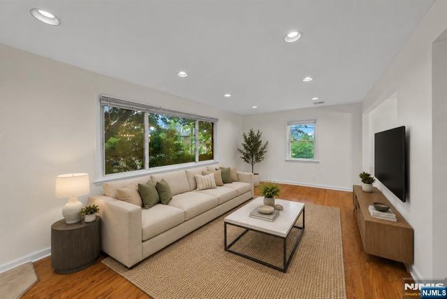 160 Magnolia Avenue, Cresskill, NJ 07626