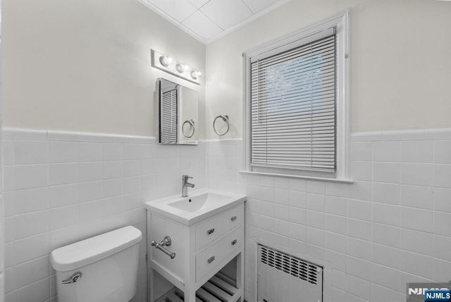 160 Magnolia Avenue, Cresskill, NJ 07626
