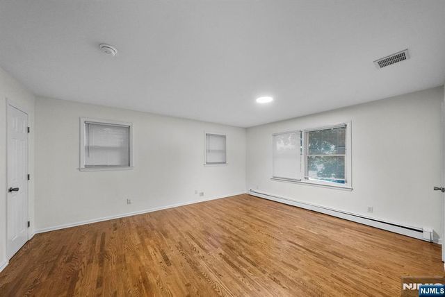 160 Magnolia Avenue, Cresskill, NJ 07626