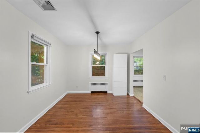 160 Magnolia Avenue, Cresskill, NJ 07626