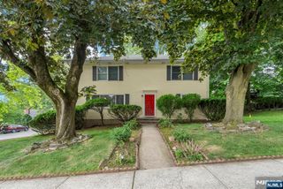 160 Magnolia Avenue, Cresskill, NJ 07626