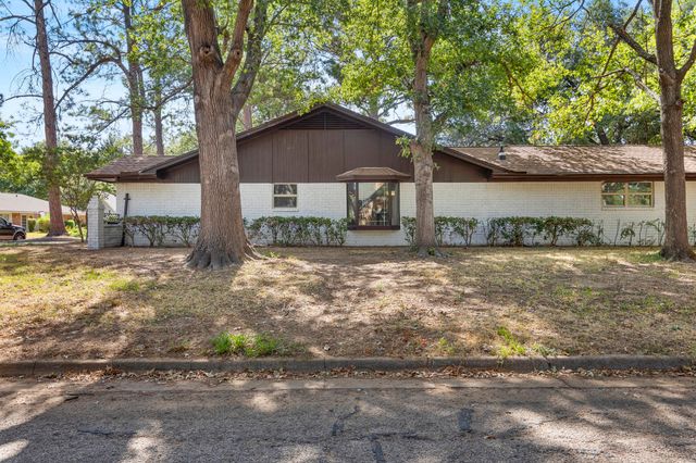 1800 Bois D ARC Drive, Arlington, TX 76013
