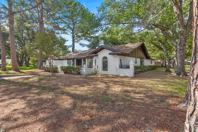 1800 Bois D ARC Drive, Arlington, TX 76013