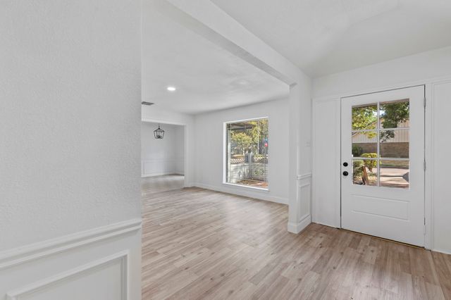 1800 Bois D ARC Drive, Arlington, TX 76013