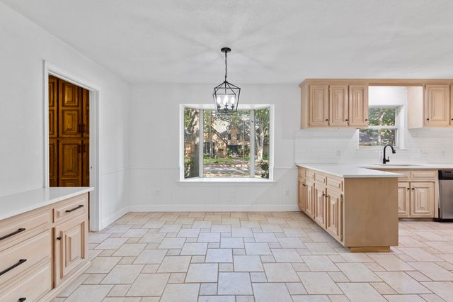 1800 Bois D ARC Drive, Arlington, TX 76013