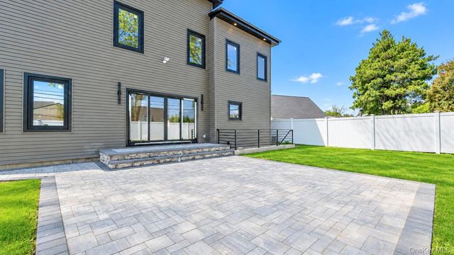 79 Greenbelt Lane, Levittown, NY 11756