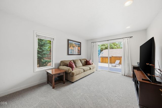 1287 NW City Heights Drive, Bend, OR 97703