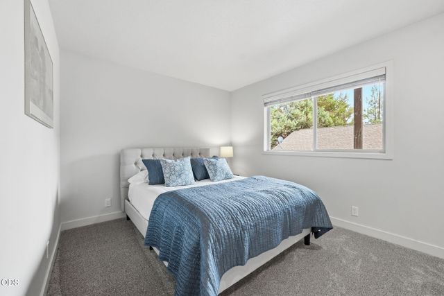 1287 NW City Heights Drive, Bend, OR 97703