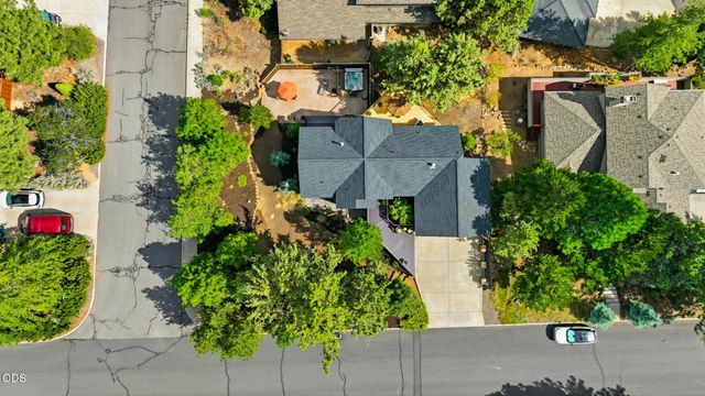 1287 NW City Heights Drive, Bend, OR 97703