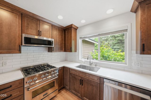 1287 NW City Heights Drive, Bend, OR 97703