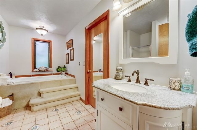 536 Queen Eleanor Court, Miamisburg, OH 45342