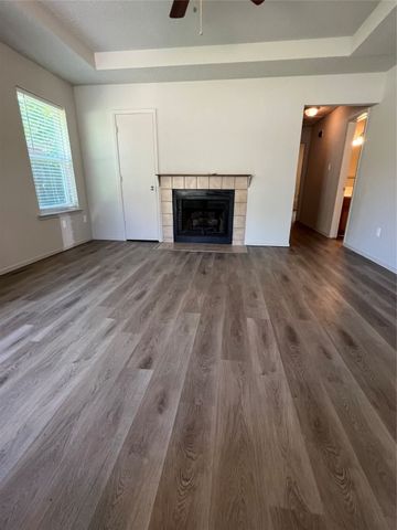 802 Woodland Court, Kennedale, TX 76060