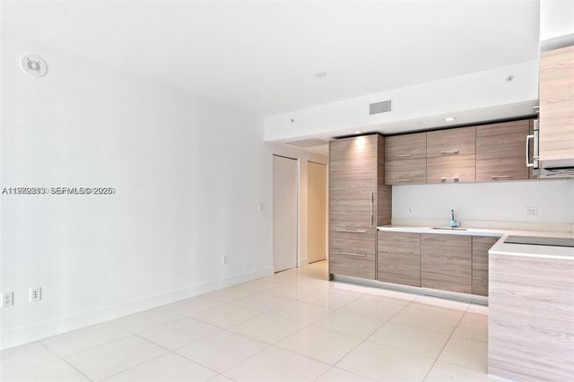 1300 S Miami Ave 2308, Miami, FL 33130