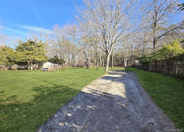 207 N Evergreen Drive, Selden, NY 11784