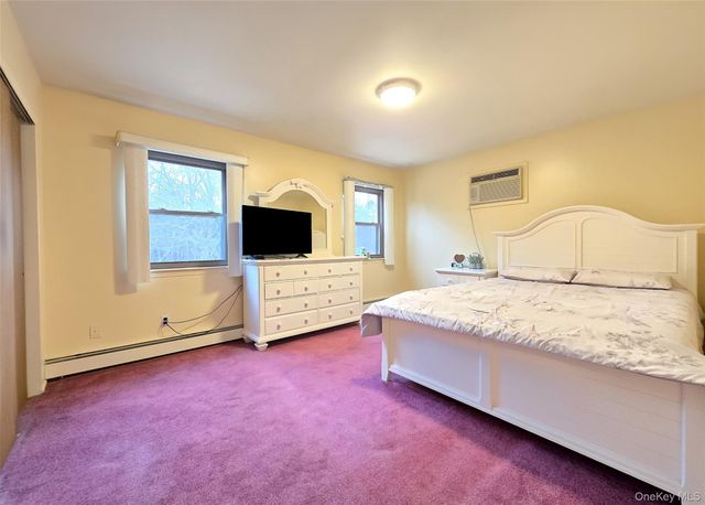 207 N Evergreen Drive, Selden, NY 11784