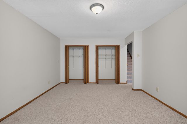 1200 Earle Way, Burnsville, MN 55306