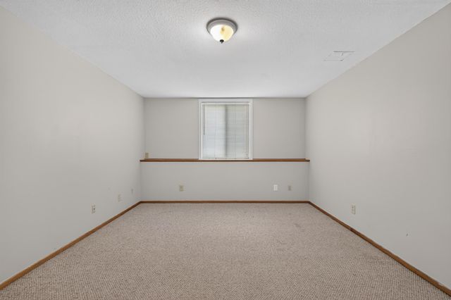 1200 Earle Way, Burnsville, MN 55306