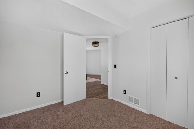 1200 Earle Way, Burnsville, MN 55306