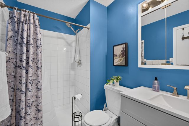 1200 Earle Way, Burnsville, MN 55306