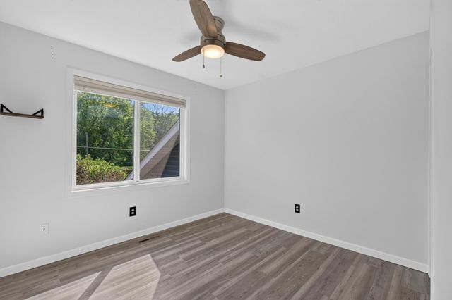 1200 Earle Way, Burnsville, MN 55306
