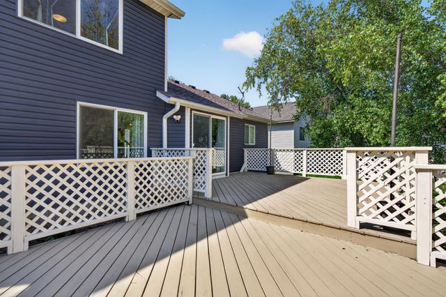 1200 Earle Way, Burnsville, MN 55306