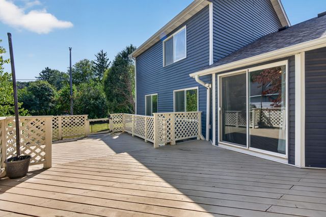 1200 Earle Way, Burnsville, MN 55306