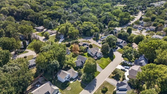 1200 Earle Way, Burnsville, MN 55306