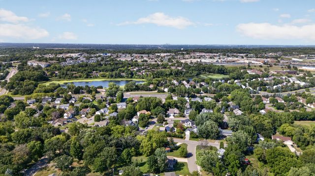 1200 Earle Way, Burnsville, MN 55306