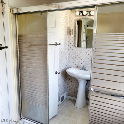 1357 W 2nd Street, Lorain, OH 44052