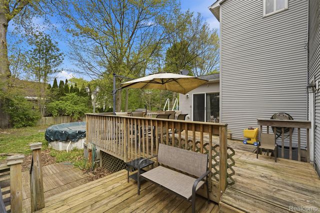 9293 Wildwood Lake Drive, Northfield Township, MI 48189
