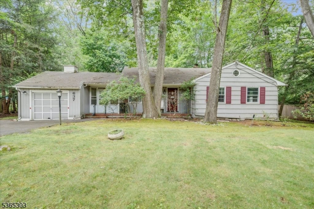 637 Lawlins Rd, Wyckoff Twp., NJ 07481