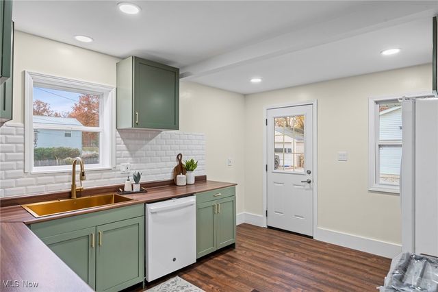 619 Tallmadge Road, Cuyahoga Falls, OH 44221